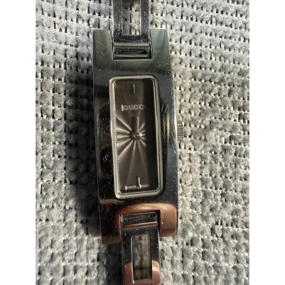 Gucci Ladies Watch 3900L Stainless Steel Grey Woman Running New Battery